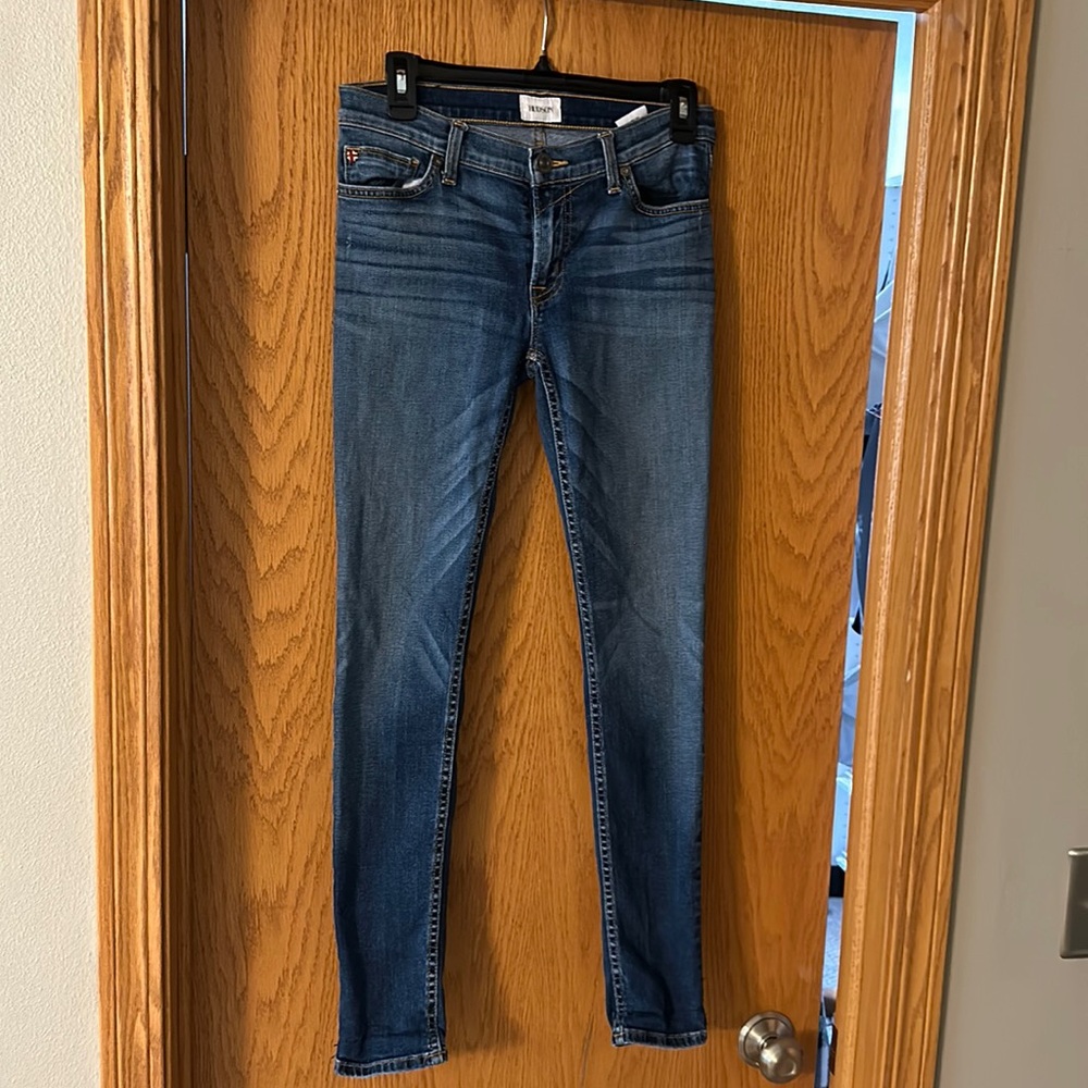 Size 27 Hudson Tall Crop Skinny jeans. Preowned like new condition